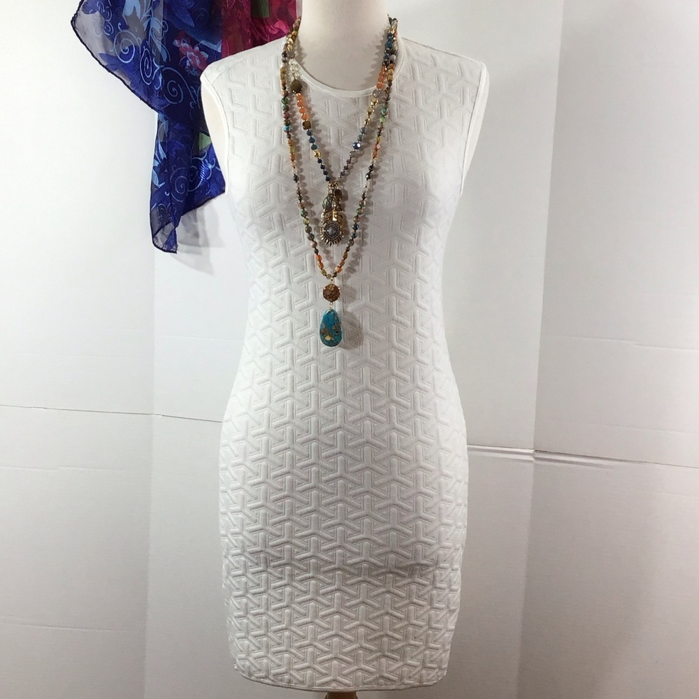 Carmen Marc Valvo Ivory textured bodycon Sleeveless Dress S